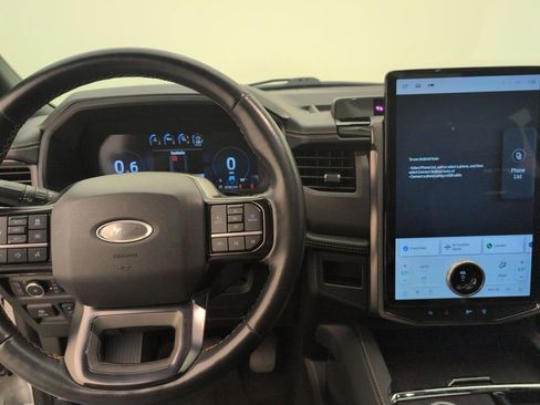 Used 2023 Ford Expedition Platinum image 17