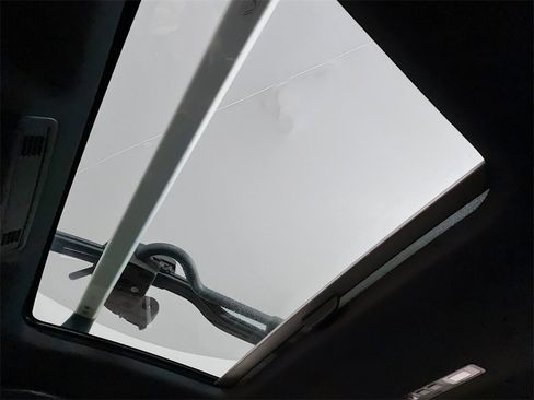 Used 2021 Volkswagen GTI SE image 13