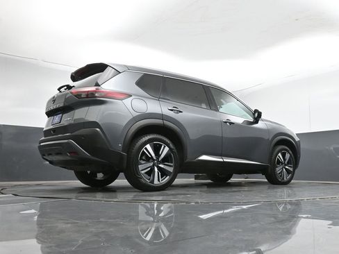 Used 2023 Nissan Rogue SL w/ SL Premium Package image 45