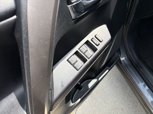 Used 2017 Toyota RAV4 XLE FWD image 15