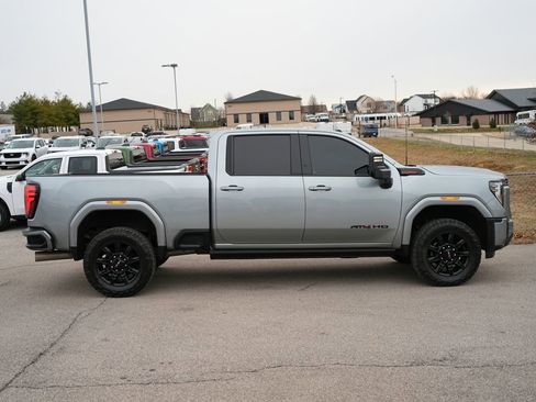 Used 2024 GMC Sierra 2500 AT4 w/ AT4 Premium Plus Package image 5