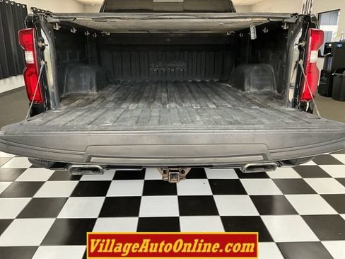 Used 2019 Chevrolet Silverado 1500 High Country w/ Technology Package AWD/4WD image 32