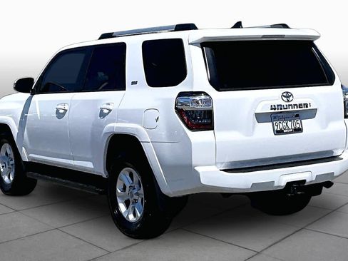 Used 2022 Toyota 4Runner SR5 Premium w/ Moonroof Package RWD image 11