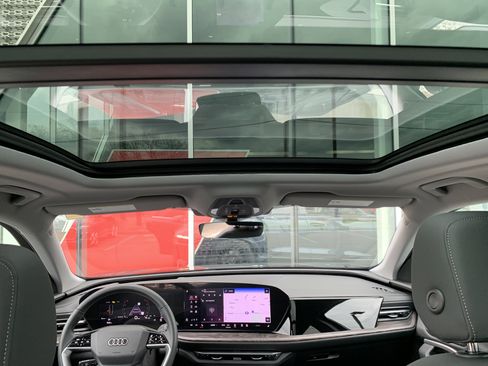 Certified 2025 Audi Q5 Premium w/ Convenience Package AWD/4WD image 13
