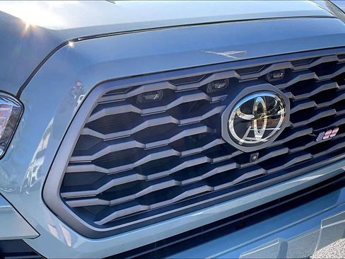 Used 2023 Toyota Tacoma TRD Sport w/ Advanced Technology Package image 29