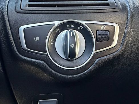 Used 2021 Mercedes-Benz GLC 300 image 29