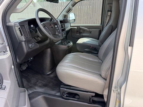 Used 2024 GMC Savana 3500 LS RWD image 17