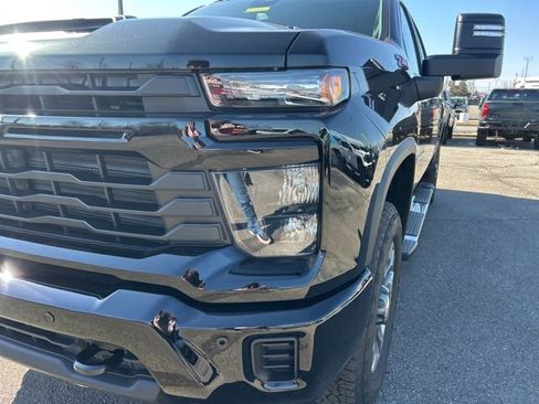 New 2026 Chevrolet Silverado 2500 Custom w/ Custom Value Package AWD/4WD image 9