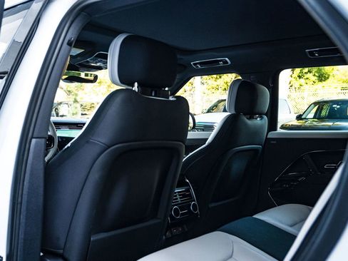 Used 2023 Land Rover Range Rover Sport SE Dynamic image 39