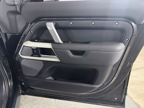 Used 2022 Land Rover Defender 110 X-Dynamic SE image 27