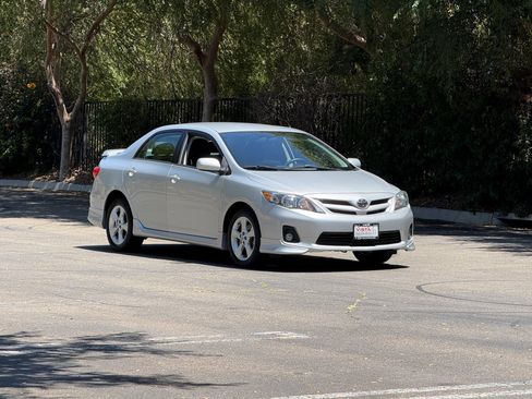 Used 2013 Toyota Corolla S FWD image 7