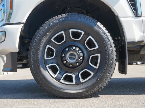 Used 2023 Ford F250 Platinum AWD/4WD image 27