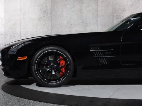 Used 2012 Mercedes-Benz SLS AMG Coupe image 8