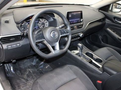 Used 2022 Nissan Altima 2.5 SV image 22