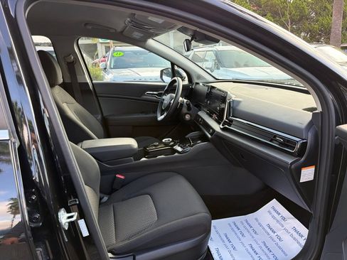 Used 2023 Kia Sportage LX FWD image 9