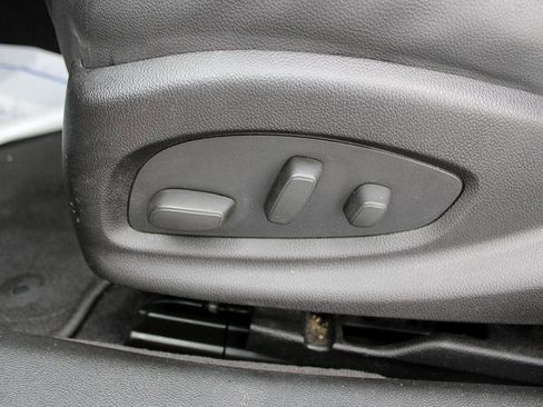 Used 2015 Chevrolet Impala LT w/ Convenience Package image 17