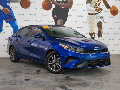 Used 2023 Kia Forte LXS w/ LXS Technology Package image 2