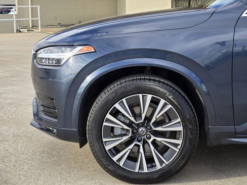 Used 2021 Volvo XC90 T6 Momentum w/ Protection Package Premier image 16