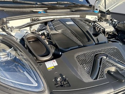 Used 2022 Porsche Macan S AWD/4WD image 14