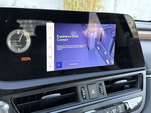 Used 2025 Lexus ES 350 w/ Premium Package image 22