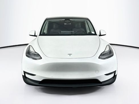 Used 2022 Tesla Model Y Performance AWD/4WD image 2