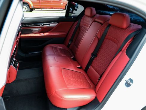 Used 2022 BMW 750i xDrive w/ Executive Package AWD/4WD image 51