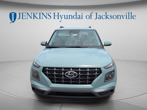 New 2025 Hyundai Venue SEL FWD image 11