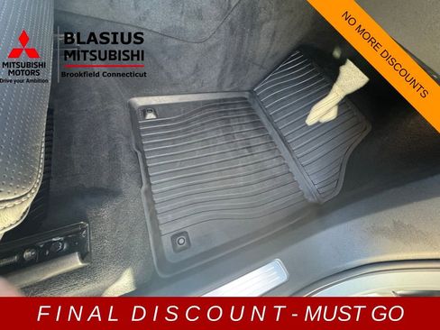 Used 2025 Volvo XC90 B6 Ultra w/ Protection Package Premier image 40