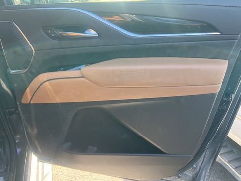 Used 2022 Cadillac Escalade ESV Premium Luxury AWD/4WD image 21