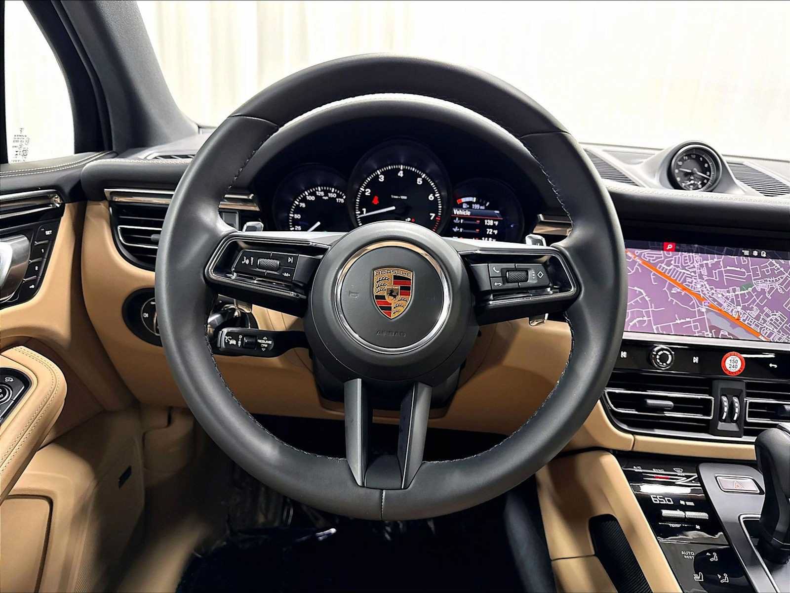 Used 2026 Porsche Macan AWD/4WD image 17