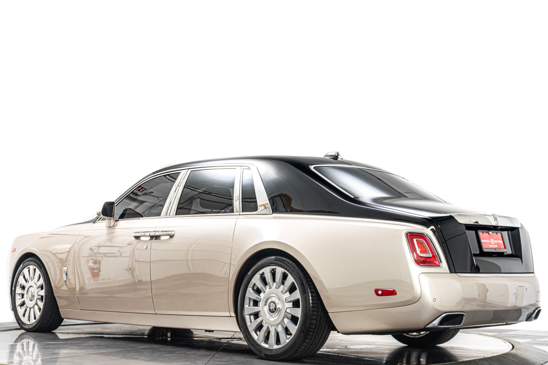 Used 2019 Rolls-Royce Phantom Sedan RWD image 37