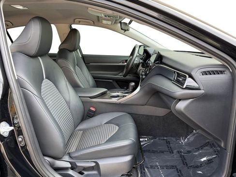 Used 2023 Toyota Camry SE FWD image 18