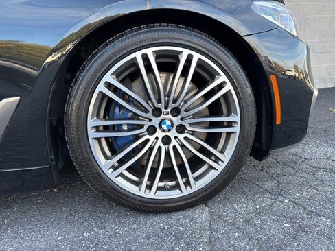 Used 2020 BMW M550i xDrive w/ Premium Package image 21