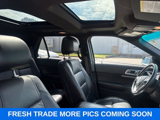 Used 2015 Ford Explorer XLT w/ Equipment Group 202B FWD image 9