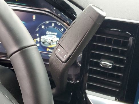 Used 2025 Chevrolet Silverado 2500 High Country w/ High Country Premium Package image 17