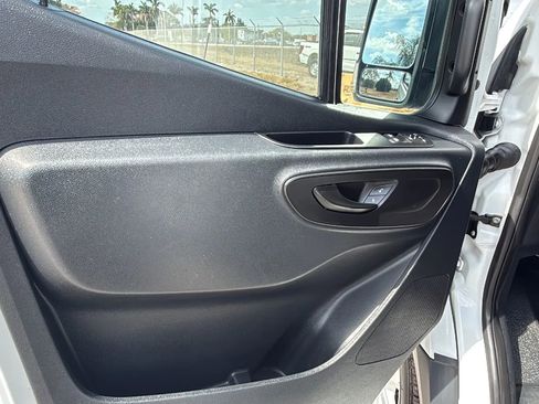 Used 2019 Mercedes-Benz Sprinter 170 image 16