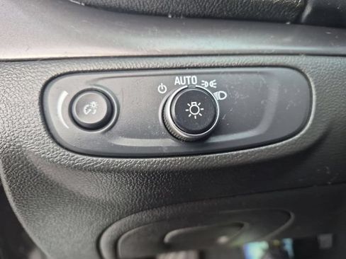 Used 2021 Buick Encore Preferred FWD image 17