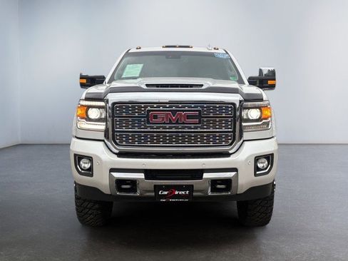 Used 2018 GMC Sierra 3500 Denali w/ Duramax Plus Package image 10