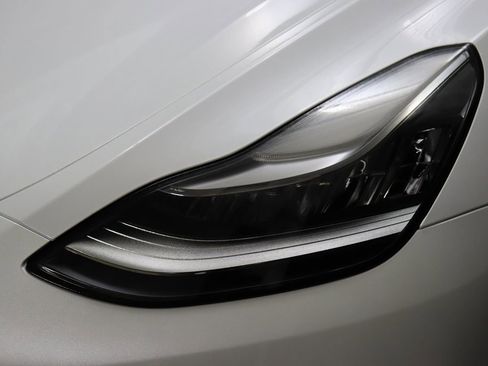 Used 2023 Tesla Model Y Long Range image 31