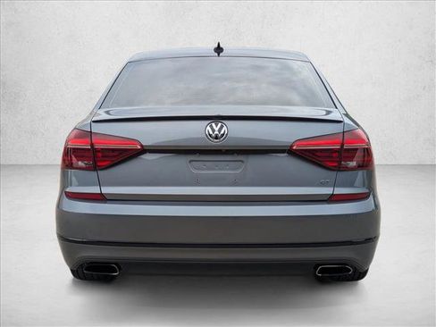 Used 2018 Volkswagen Passat GT FWD image 6