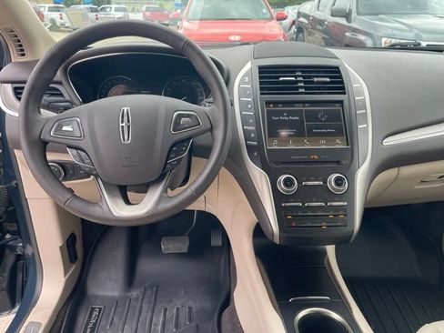 Used 2019 Lincoln MKC Premiere FWD image 13