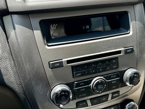 Used 2010 Ford Fusion Hybrid FWD image 13