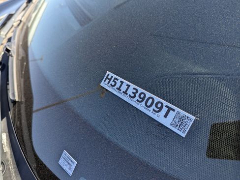 Certified 2017 Chevrolet Corvette Stingray Coupe w/ 1LT image 32