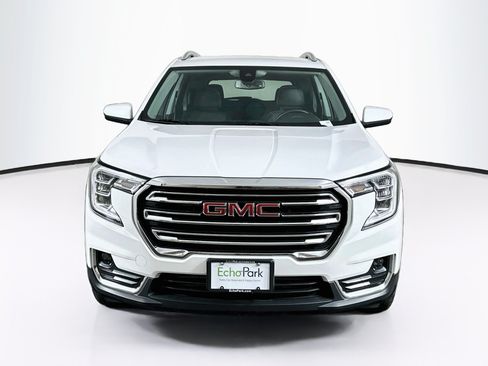 Used 2024 GMC Terrain SLT FWD image 2