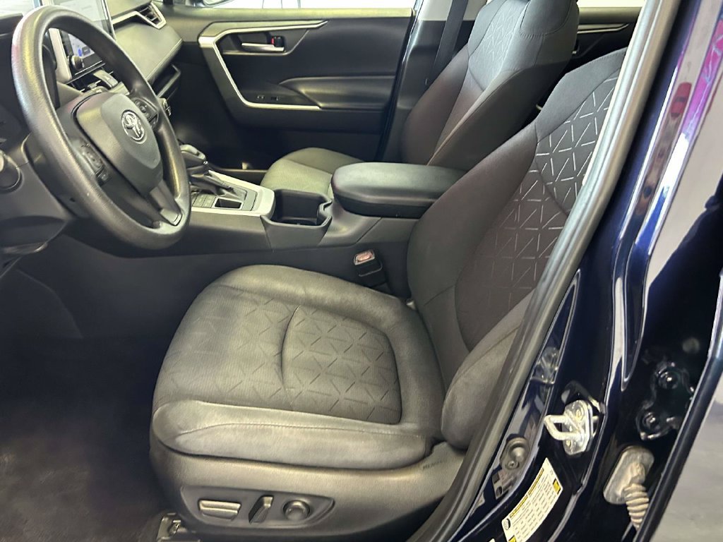 Certified 2025 Toyota RAV4 XLE AWD/4WD image 15