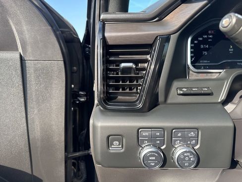 Used 2024 GMC Sierra 1500 AT4 w/ Technology Package AWD/4WD image 12
