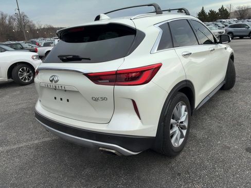 Used 2019 INFINITI QX50 Essential w/ Premium Heat Package image 3
