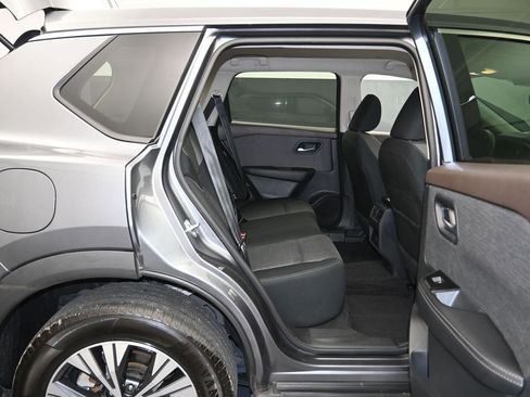 Used 2023 Nissan Rogue SV FWD image 24