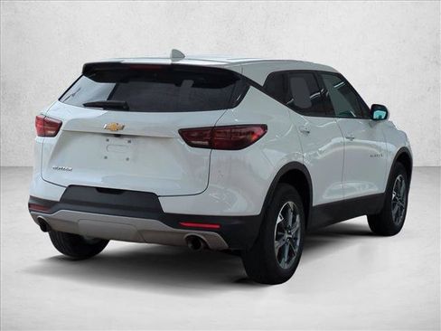 Used 2025 Chevrolet Blazer LT FWD image 5