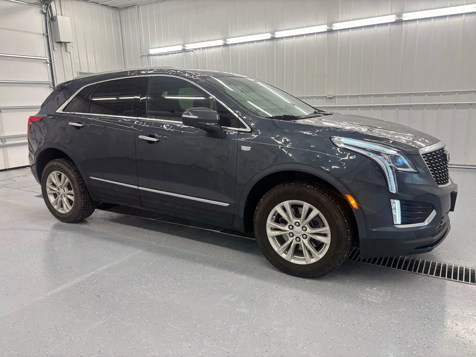 Used 2021 Cadillac XT5 Luxury FWD image 1